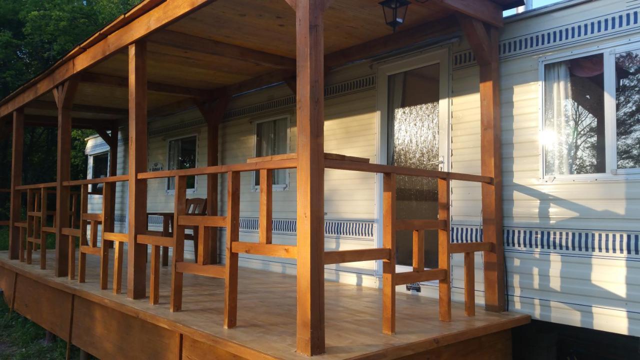 Domki Nad Jeziorem "Polwysep Suryty" מראה חיצוני תמונה